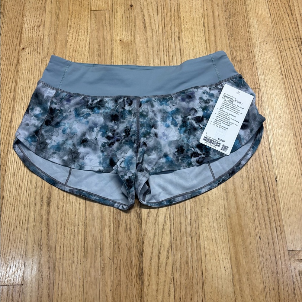Lululemon Speed Up Low-Rise Short 2.5"
Color:  Kaleidofloral Multi / Blue Cast
